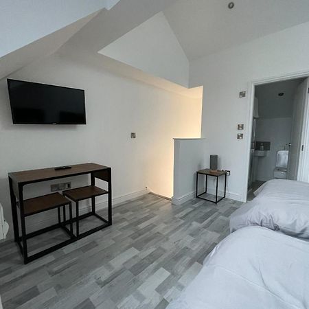 10Min To City - Free Parking - Private Studio - Contractor Friendly Manchester Dış mekan fotoğraf