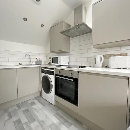 10Min To City - Free Parking - Private Studio - Contractor Friendly Manchester Dış mekan fotoğraf