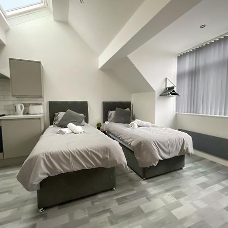 10Min To City - Free Parking - Private Studio - Contractor Friendly Manchester Dış mekan fotoğraf