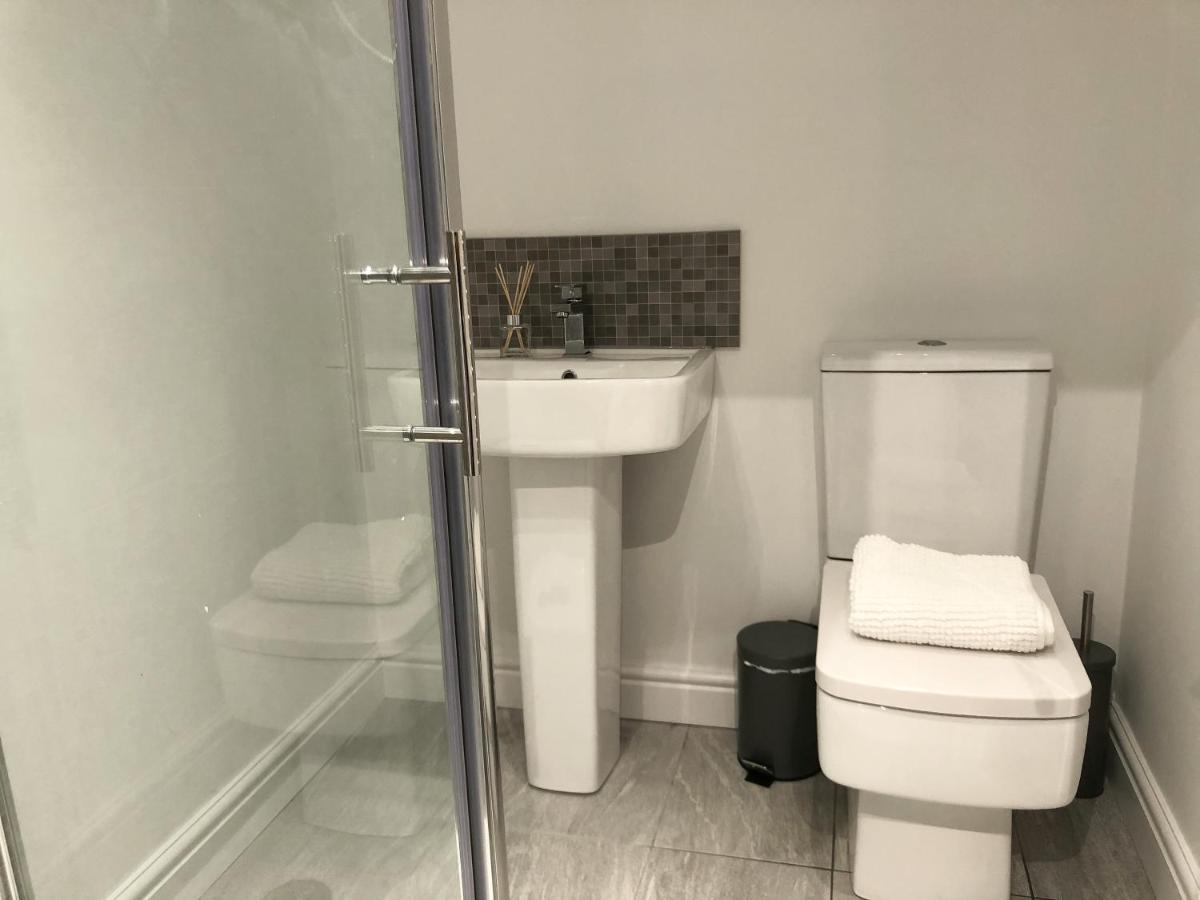 10Min To City - Free Parking - Private Studio - Contractor Friendly Manchester Dış mekan fotoğraf