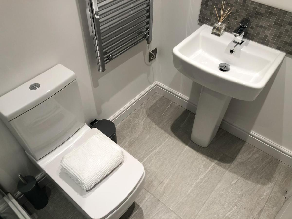 10Min To City - Free Parking - Private Studio - Contractor Friendly Manchester Dış mekan fotoğraf