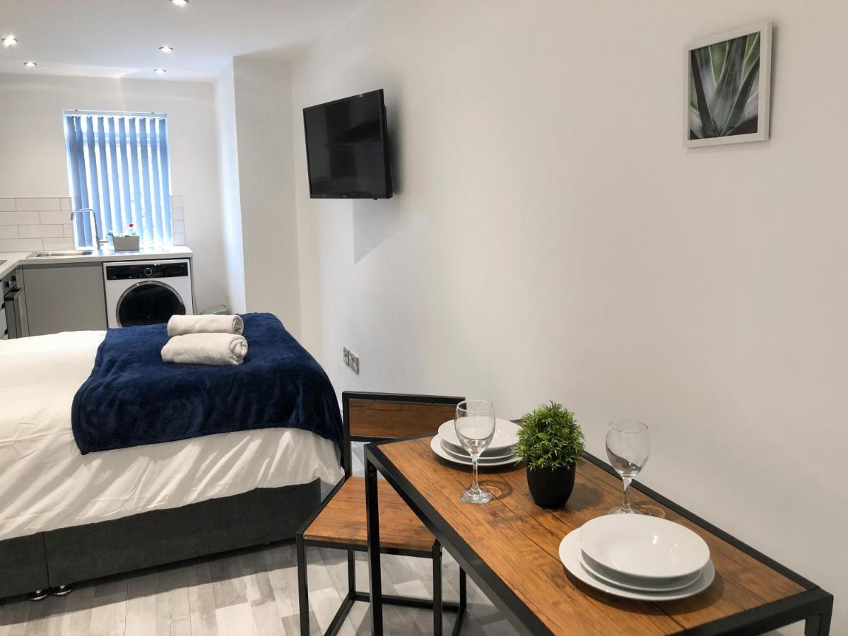 10Min To City - Free Parking - Private Studio - Contractor Friendly Manchester Dış mekan fotoğraf