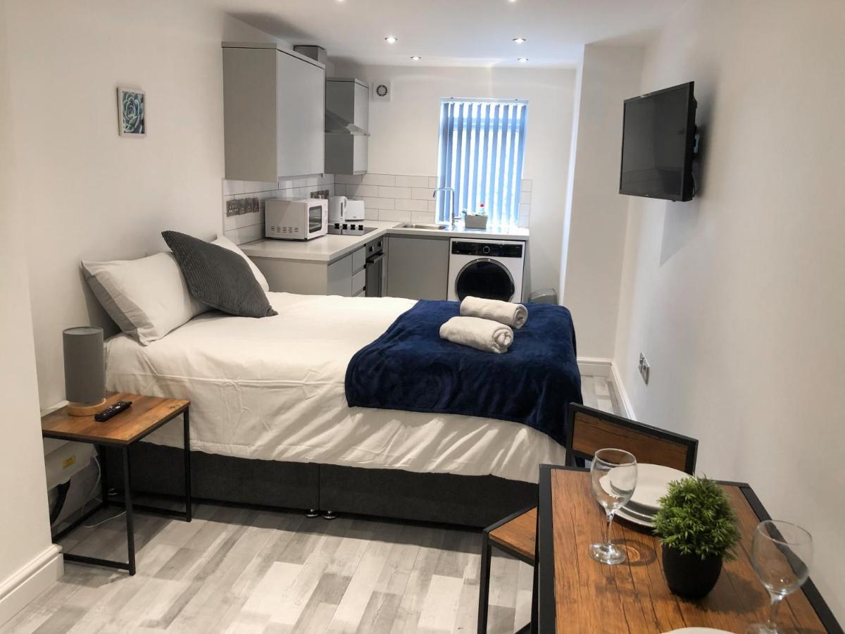 10Min To City - Free Parking - Private Studio - Contractor Friendly Manchester Dış mekan fotoğraf