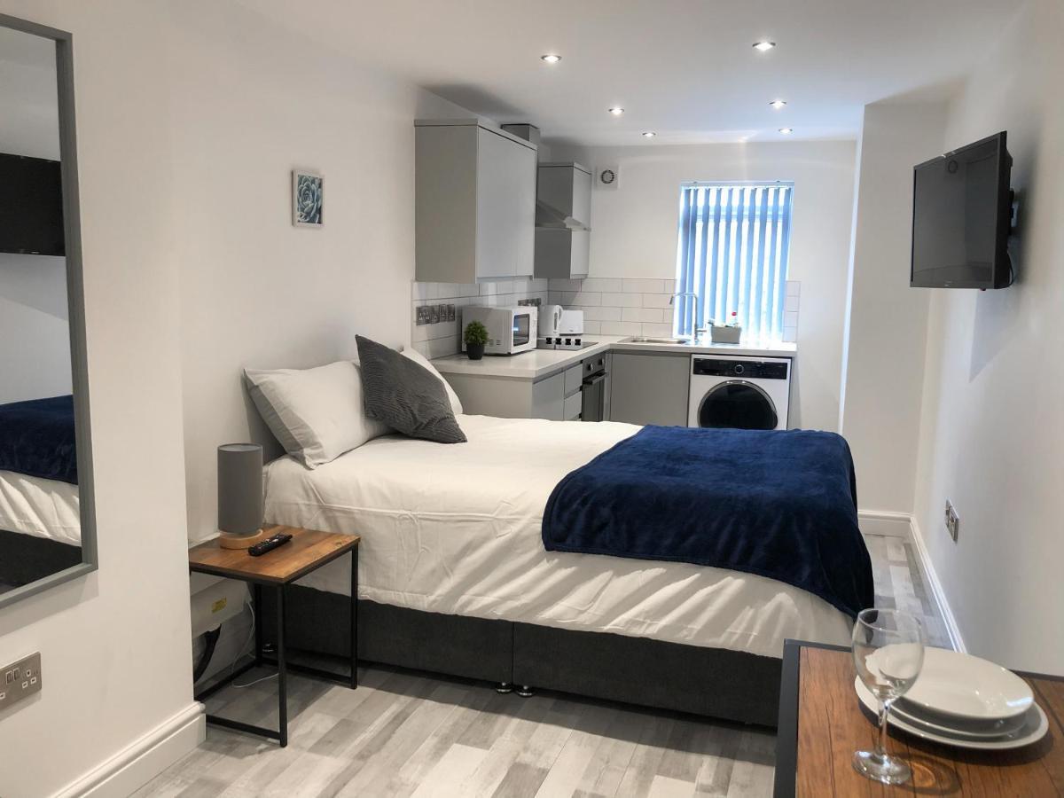 10Min To City - Free Parking - Private Studio - Contractor Friendly Manchester Dış mekan fotoğraf