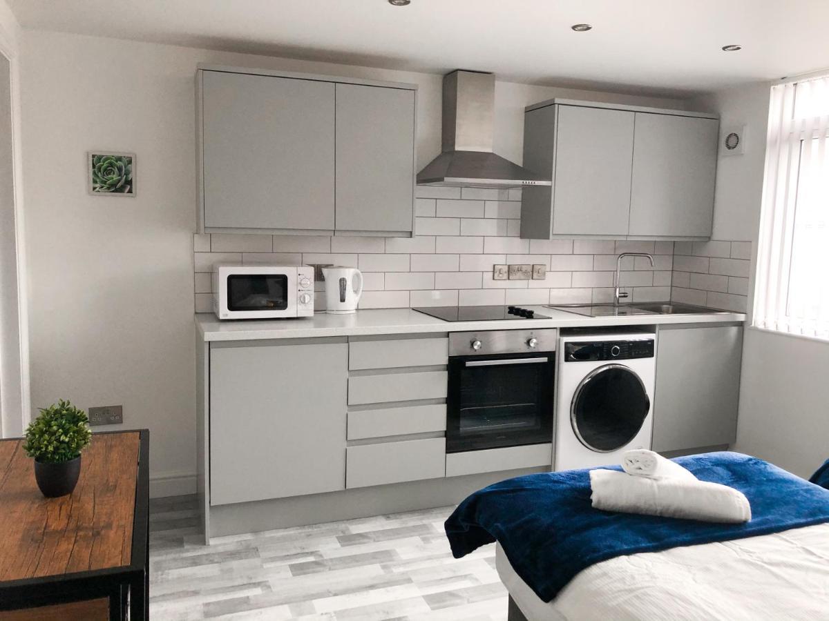 10Min To City - Free Parking - Private Studio - Contractor Friendly Manchester Dış mekan fotoğraf
