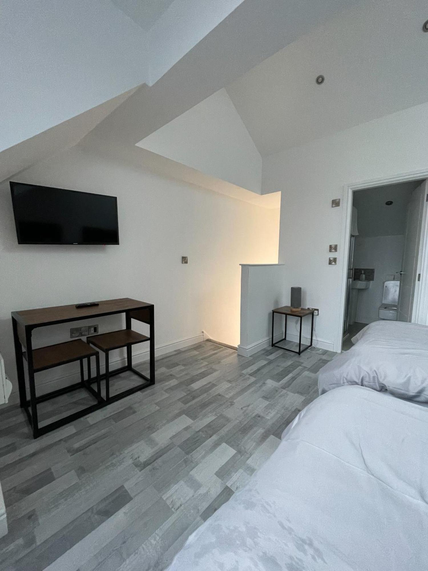 10Min To City - Free Parking - Private Studio - Contractor Friendly Manchester Dış mekan fotoğraf
