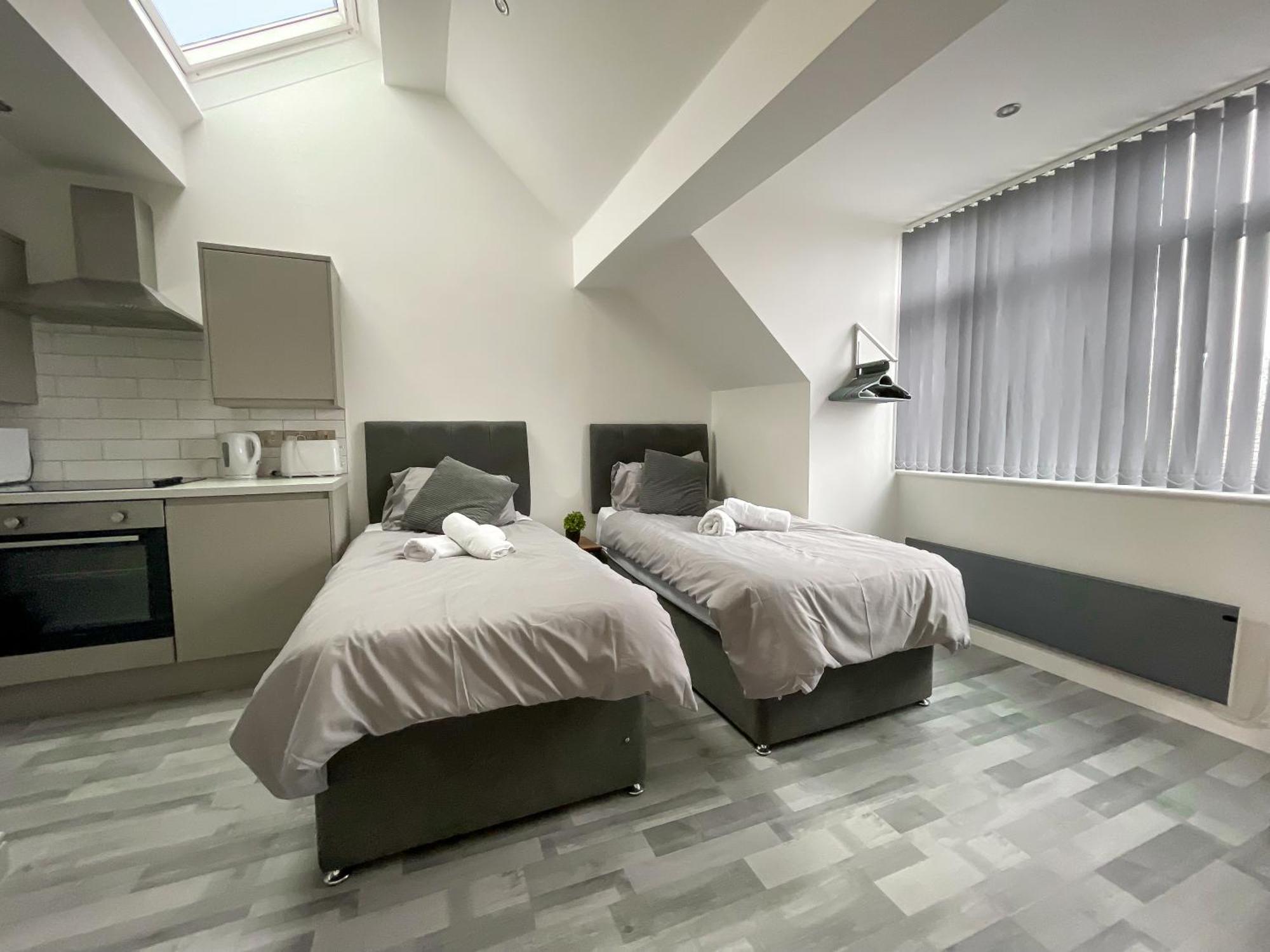10Min To City - Free Parking - Private Studio - Contractor Friendly Manchester Dış mekan fotoğraf